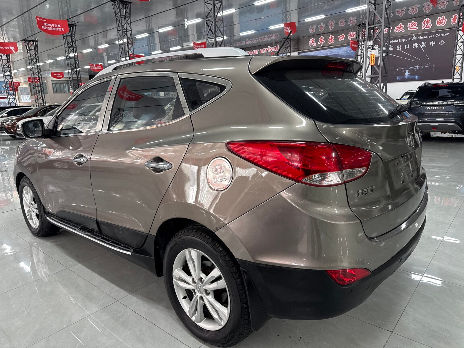 Hyundai ix35 2.0L 2011 Used Compact SUV (Gold) - Image 6