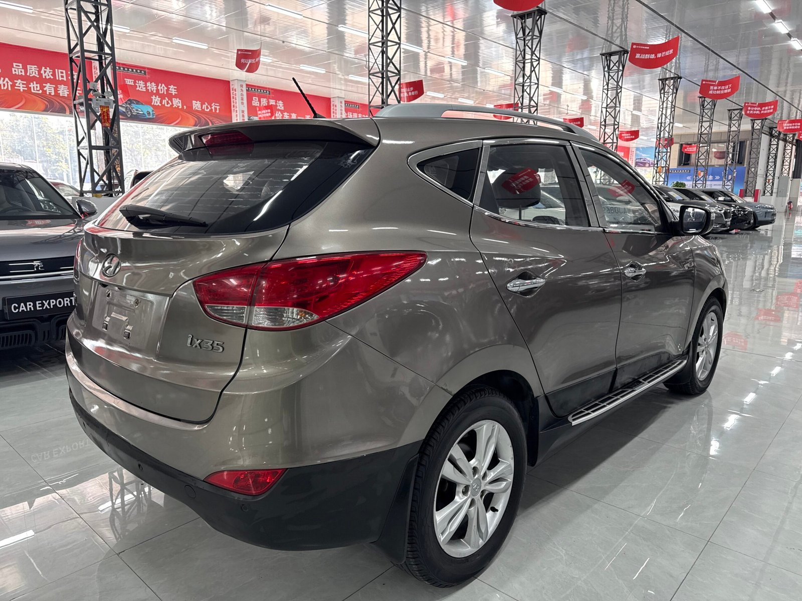 Hyundai ix35 2.0L 2011 Used Compact SUV (Gold) - Image 5