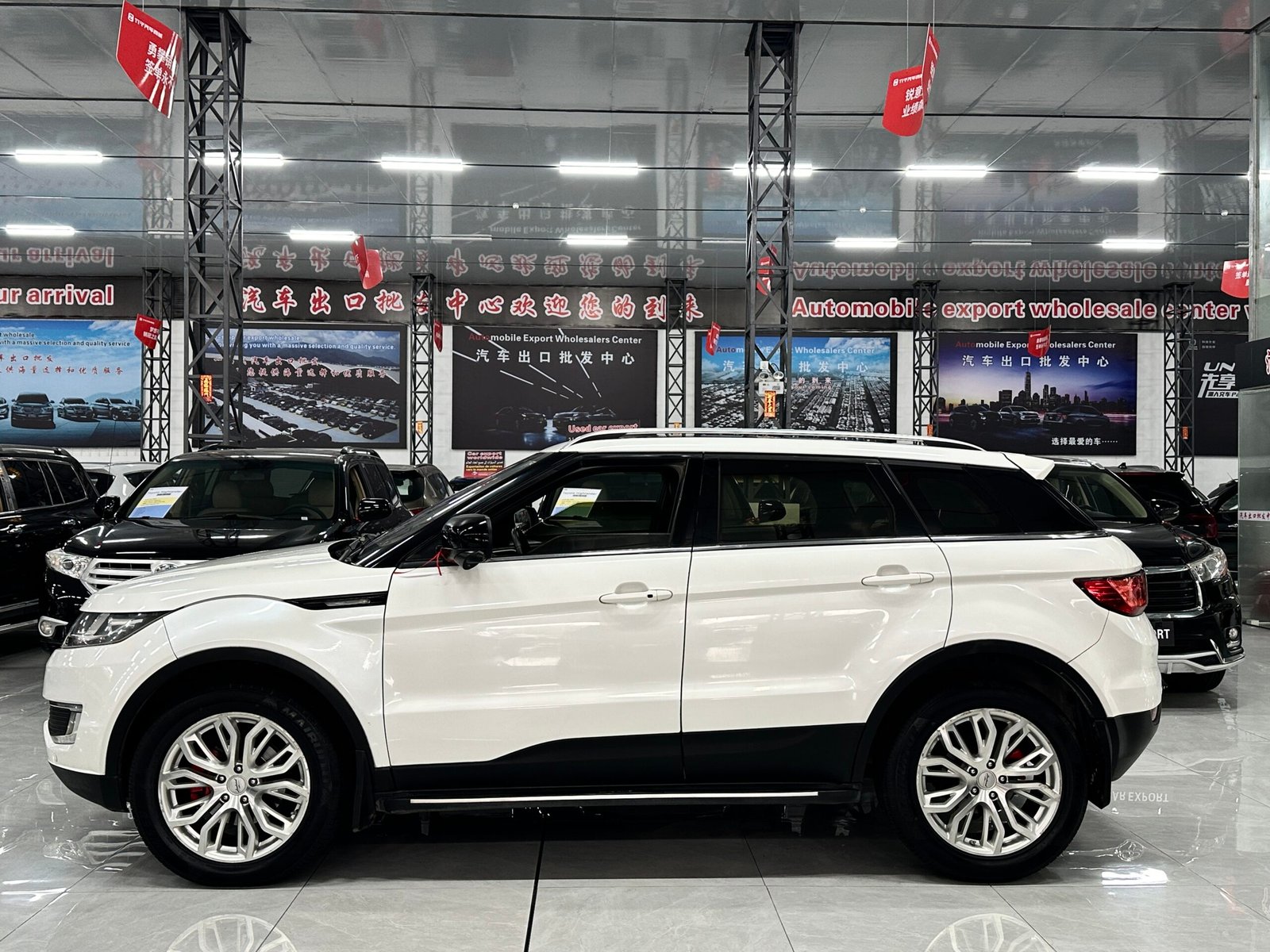 JMC Landwind X7 2.0L 2015 Used Compact SUV (White) - Image 4