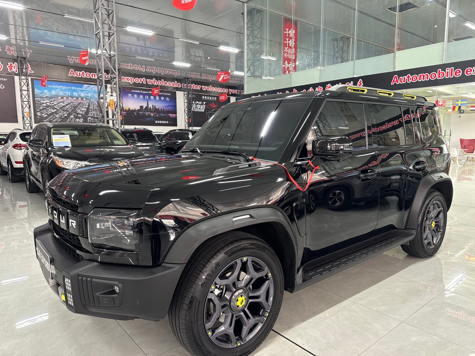 Jetour Shanhai T2 1.5T PHEV 2024 Used 5-Seater Mid-size SUV (Black) - Image 3