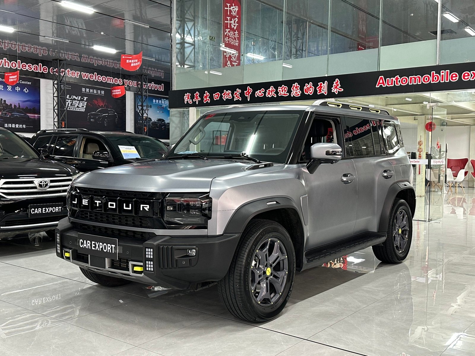 Jetour Traveler 2.0T 2024 Used Off-Road SUV (Gray) - Image 3