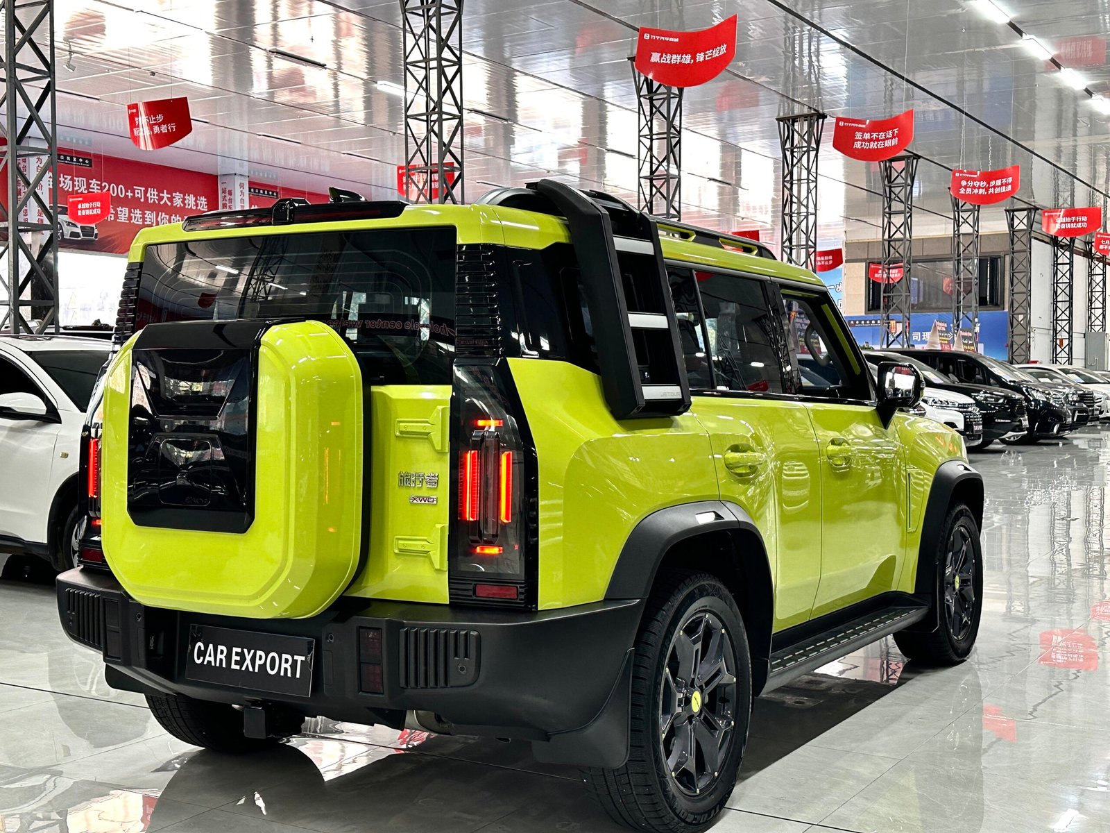 Jetour Traveller 2.0T 2023 Used Off-road SUV (Neon Green) - Image 5