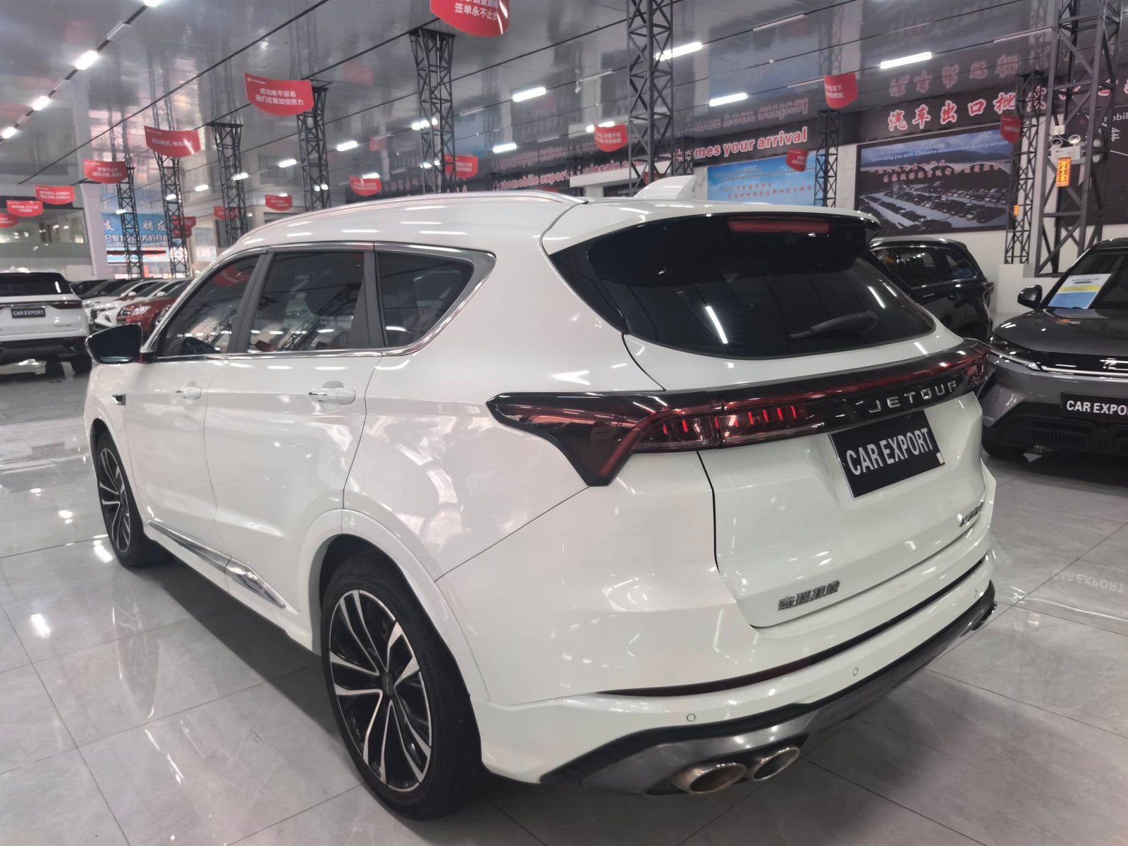 Jetour X70 1.6L 2020 Used Mid-size SUV (White, 7-Seater) - Image 4