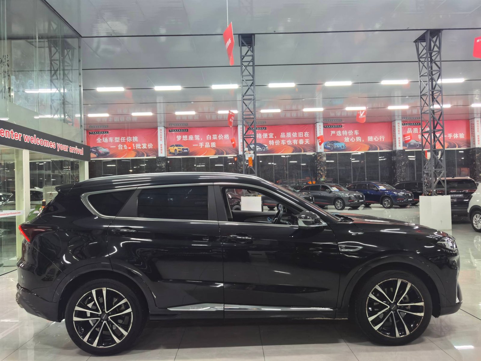 Jetour X70 Plus 1.6T 2021 Used Mid-size SUV (Black) - Image 6