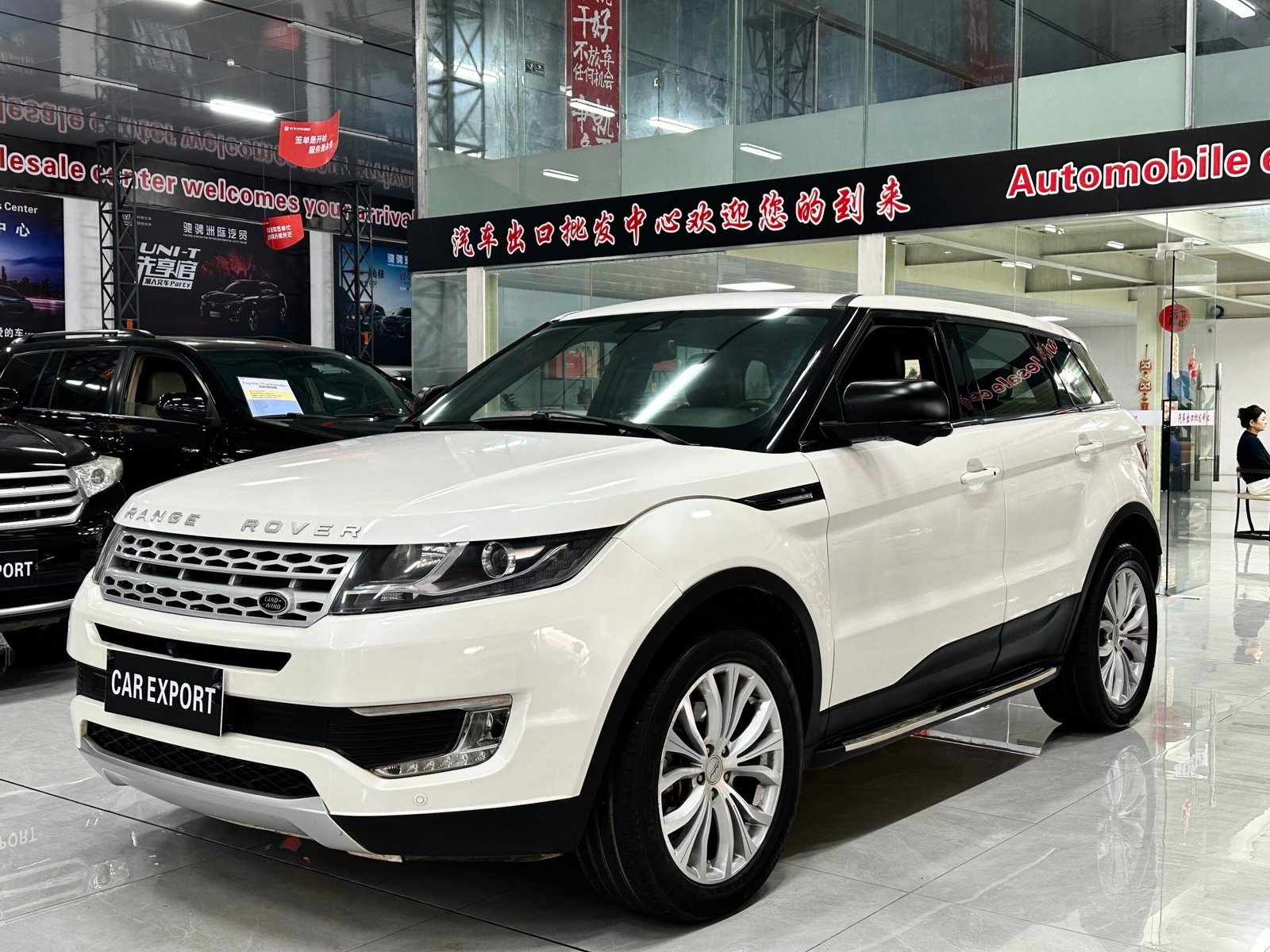 JMC Landwind X7 2.0T 2016 Used 5-Seater Compact SUV (White) - Image 3