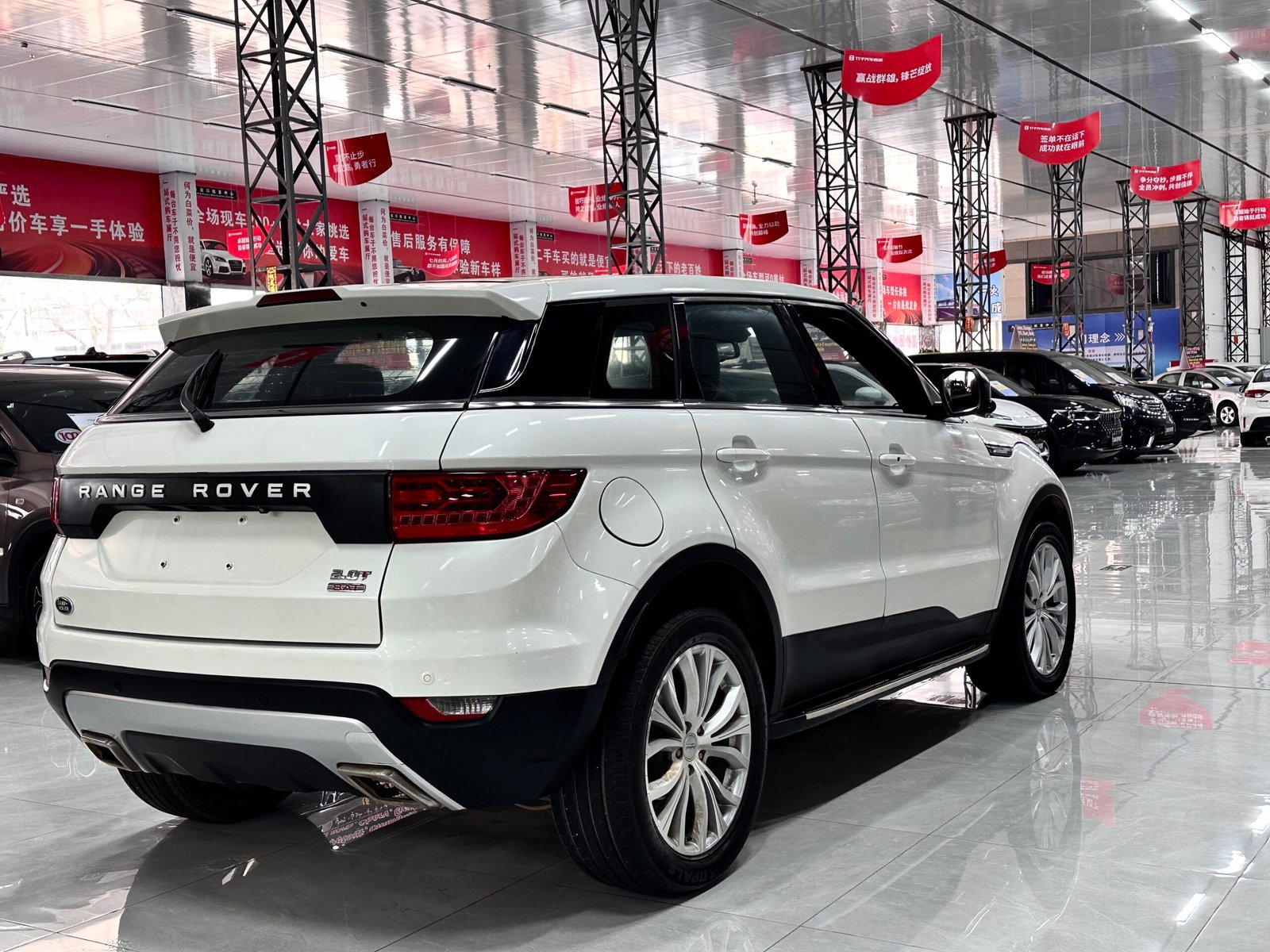 JMC Landwind X7 2.0T 2016 Used 5-Seater Compact SUV (White) - Image 6