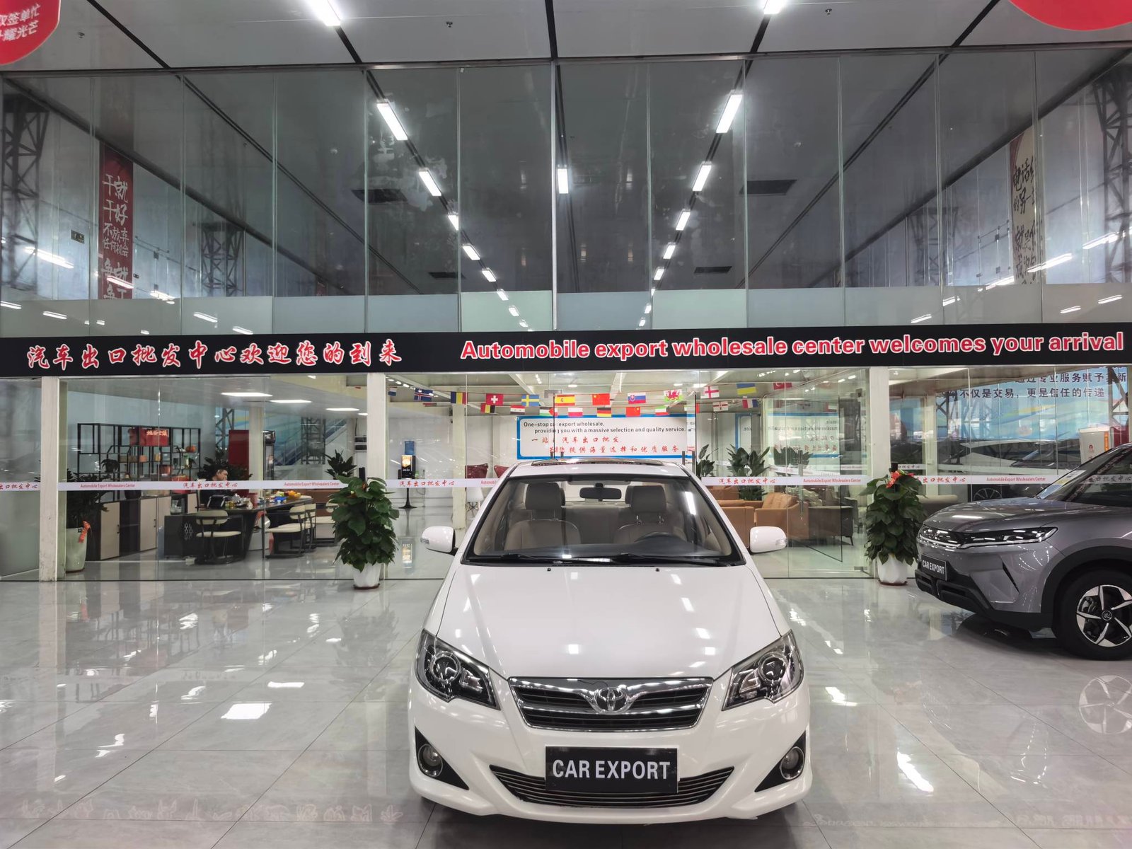 Toyota Corolla 1.6L 2014 Used Compact Sedan (White)