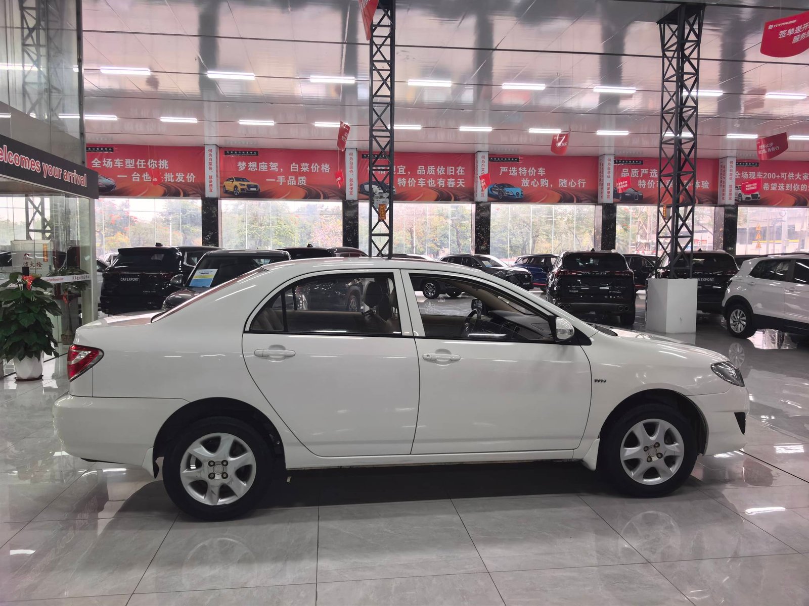 Toyota Corolla 1.6L 2014 Used Compact Sedan (White) - Image 6