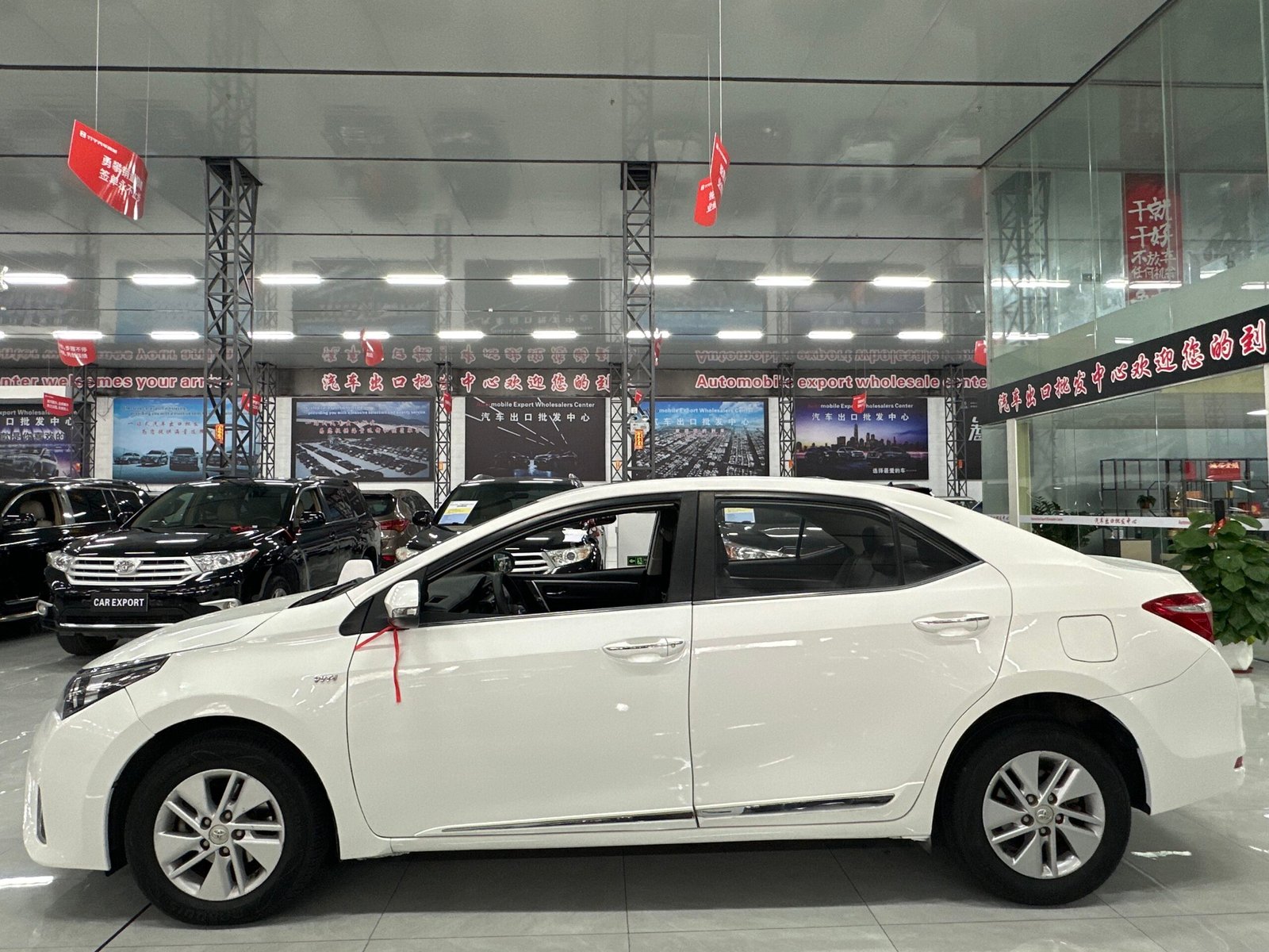 Toyota Corolla 1.6L 2016 Used Compact Sedan (White) - Image 4