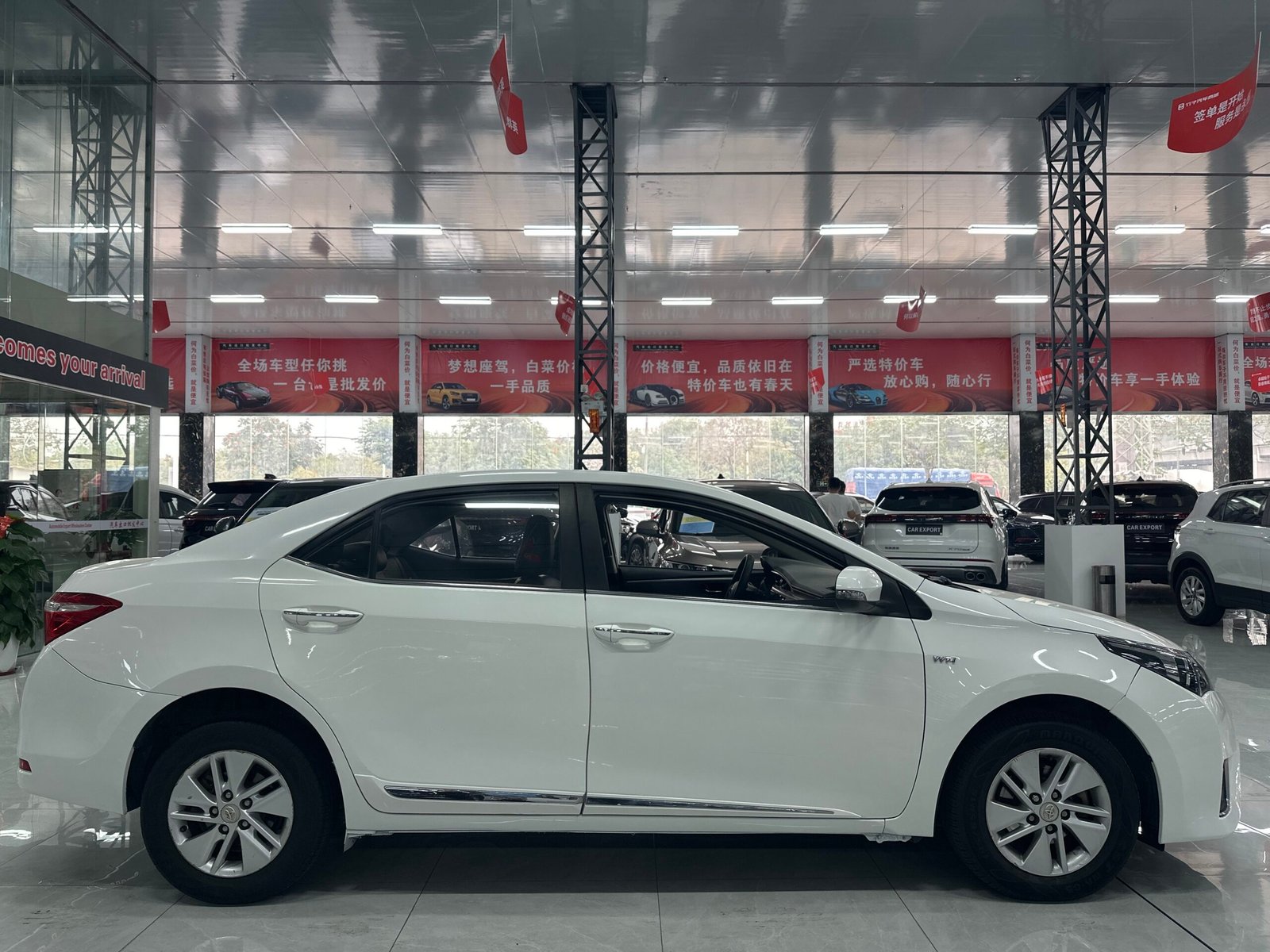 Toyota Corolla 1.6L 2016 Used Compact Sedan (White) - Image 5