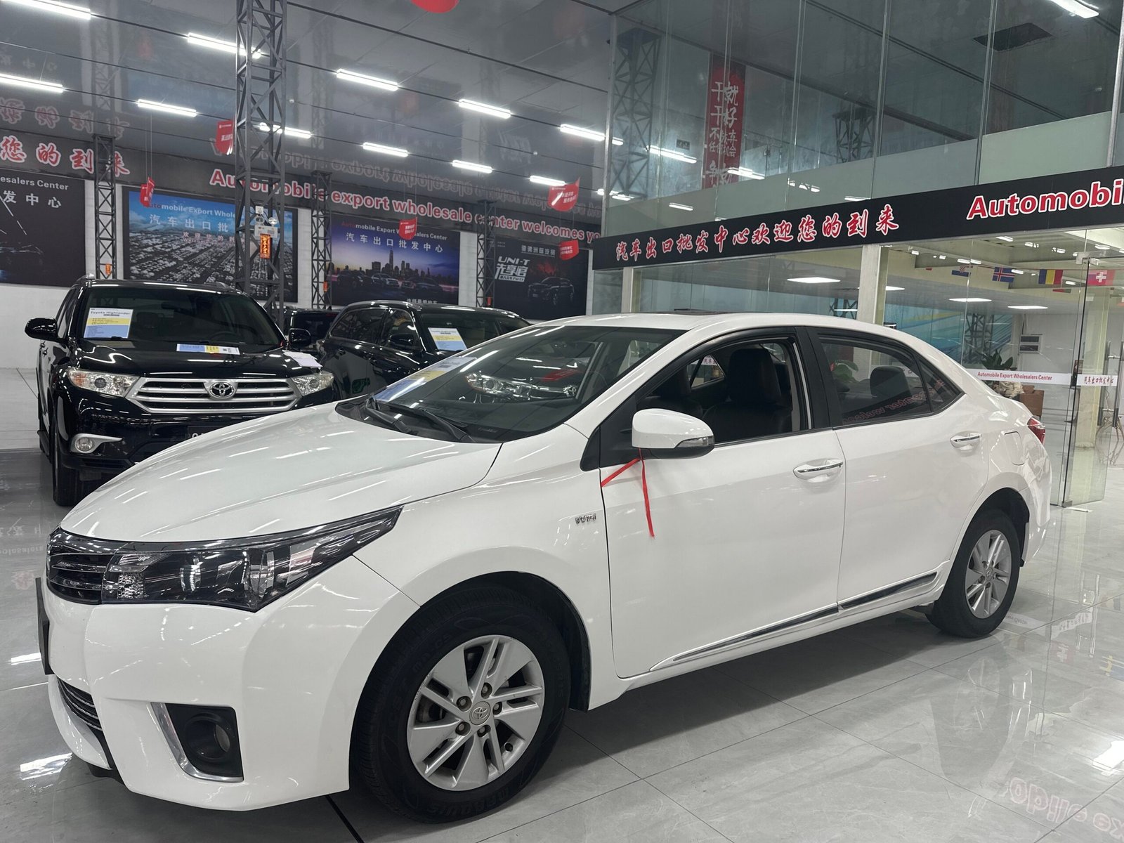 Toyota Corolla 1.6L 2016 Used Compact Sedan (White) - Image 3