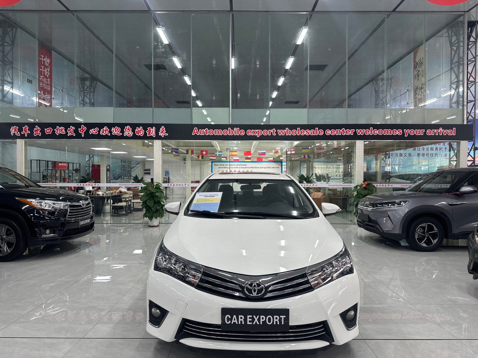 Toyota Corolla 1.6L 2016 Used Compact Sedan (White)