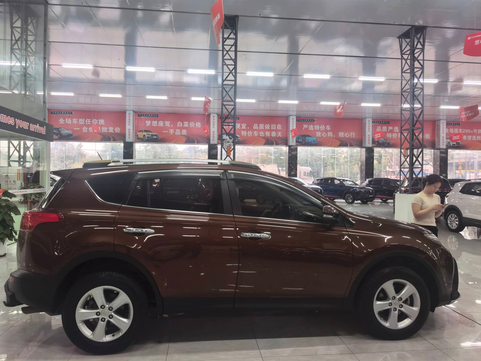 Toyota RAV4 2.5L 2014 Used Compact SUV (Brown) - Image 6
