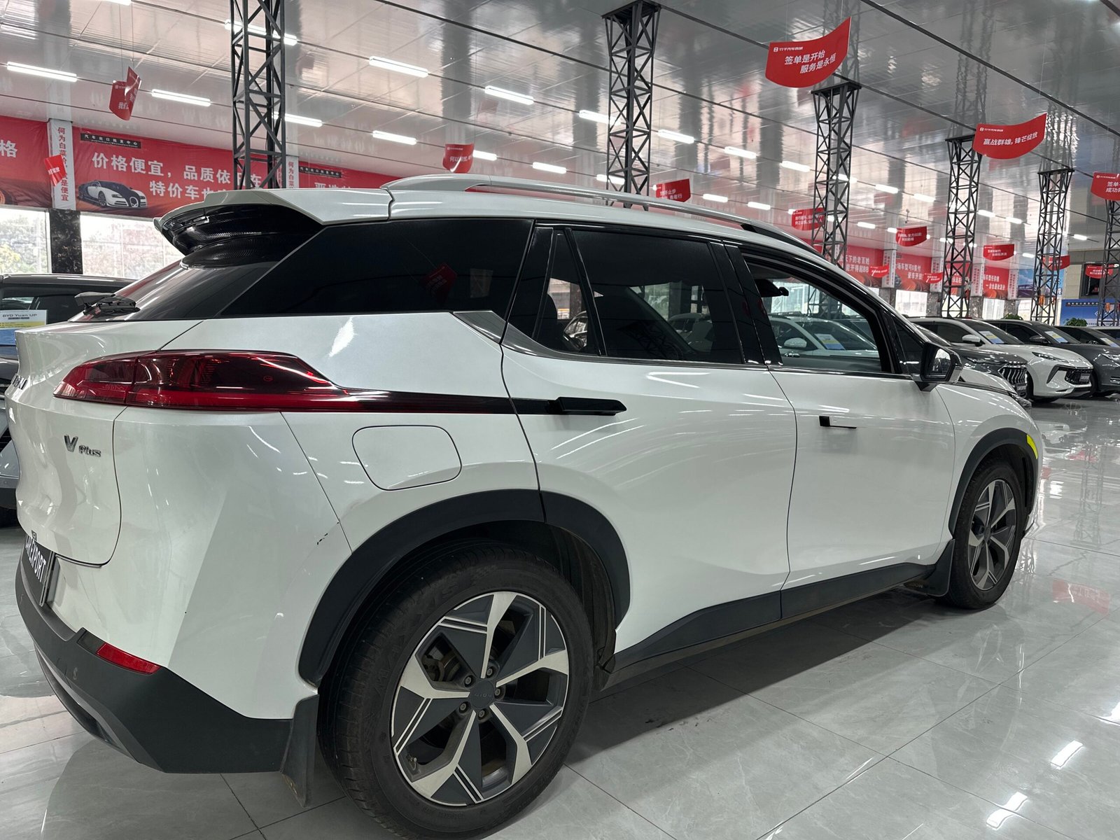 Aion V 2022 Used 5-Seater Pure Electric Compact SUV (White) - Image 6