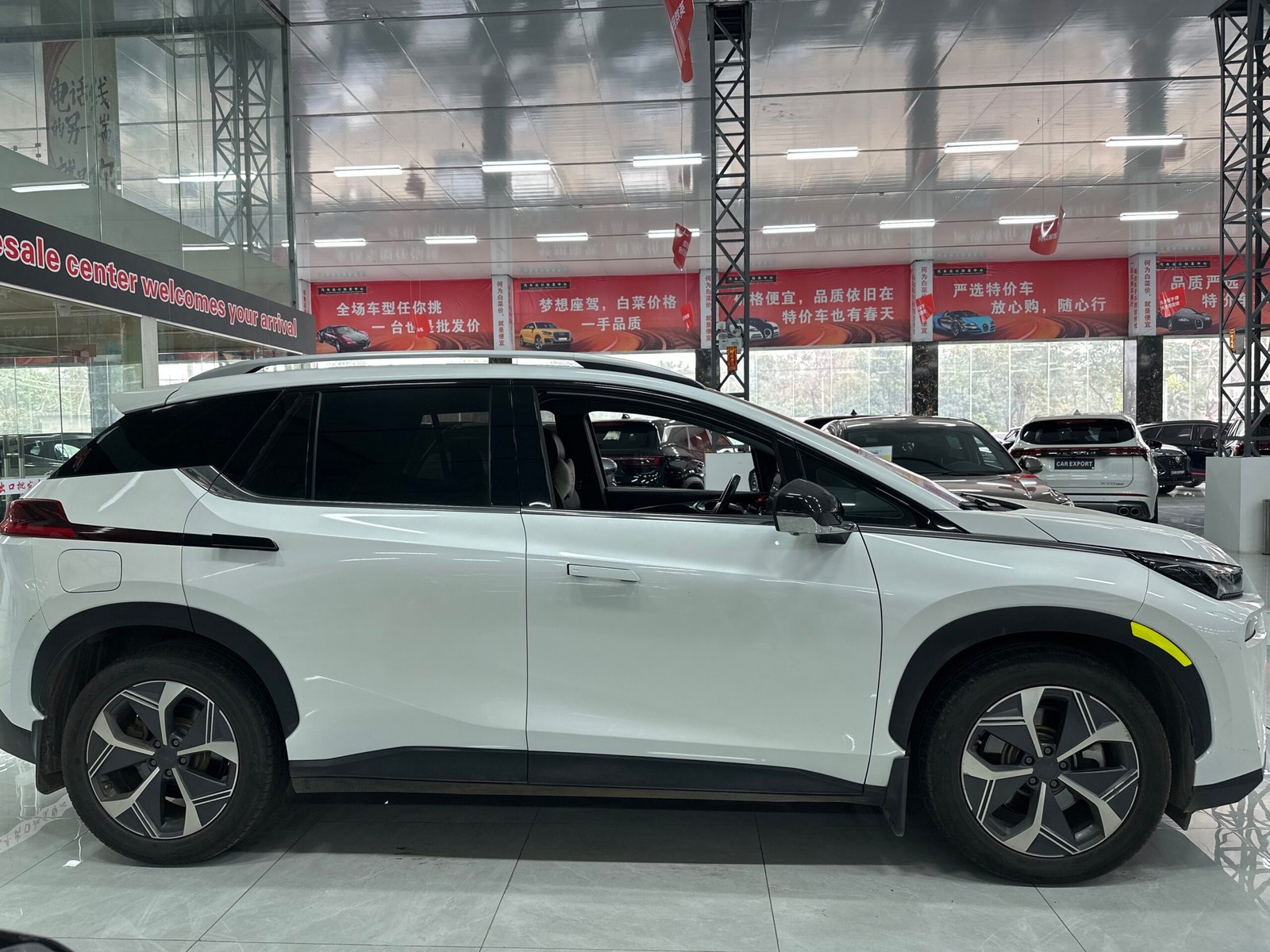 Aion V 2022 Used 5-Seater Pure Electric Compact SUV (White) - Image 5