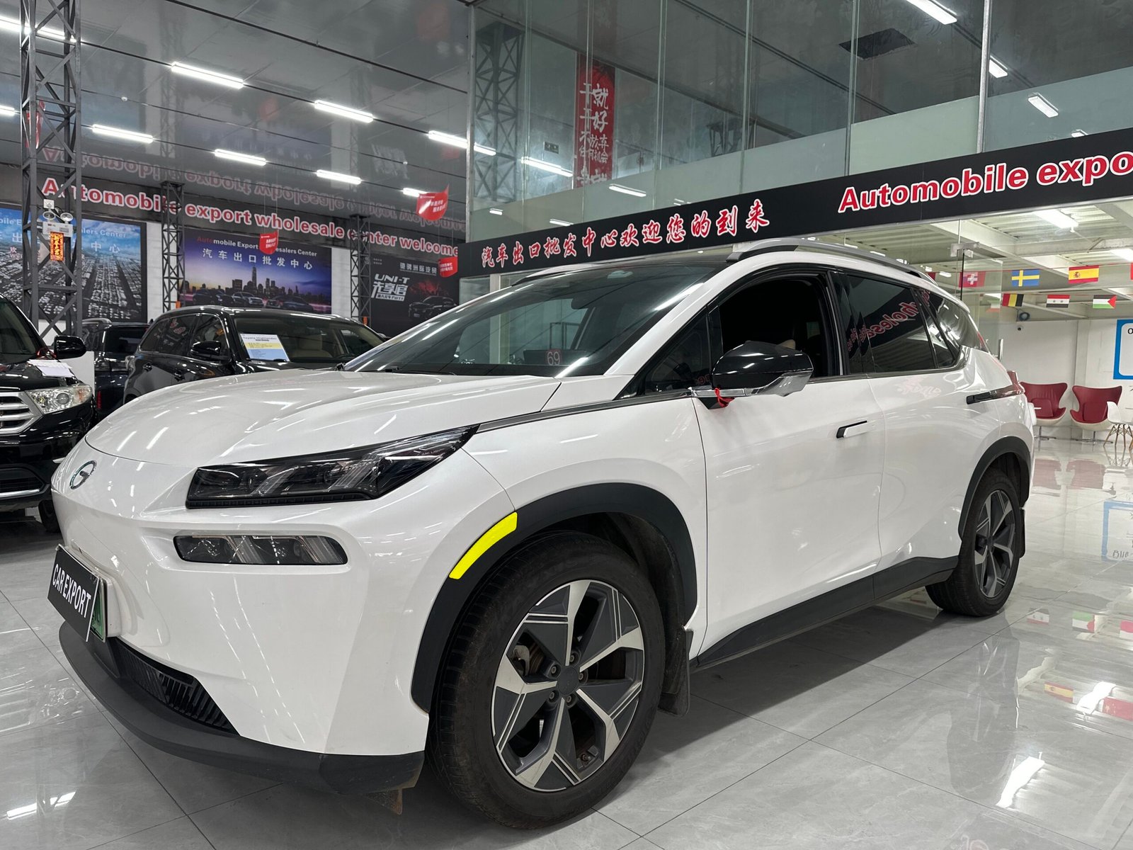 Aion V 2022 Used 5-Seater Pure Electric Compact SUV (White) - Image 3