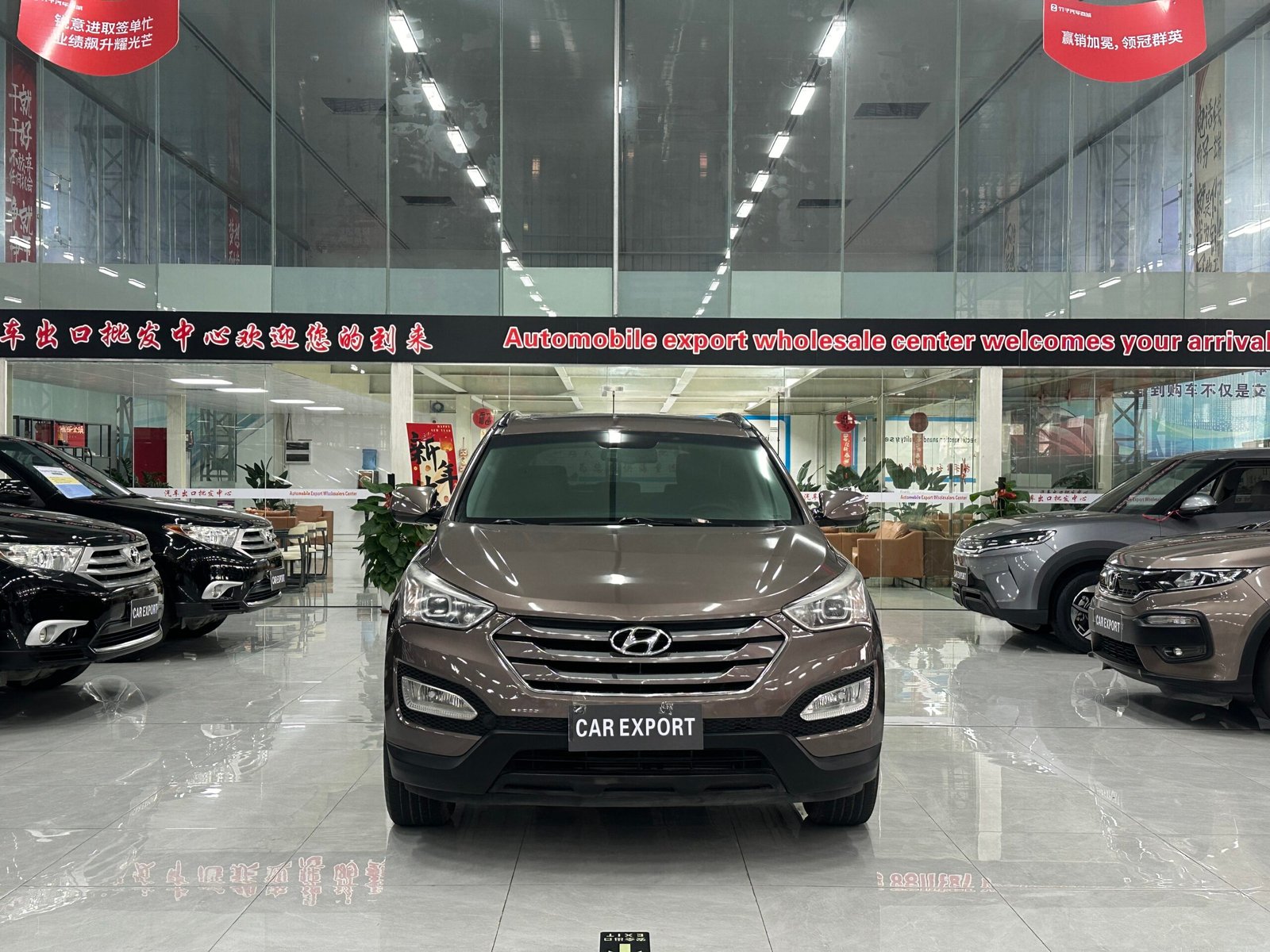 Hyundai Santa Fe 2.4L 2013 Used 5-Seater Mid-size SUV (Brown)