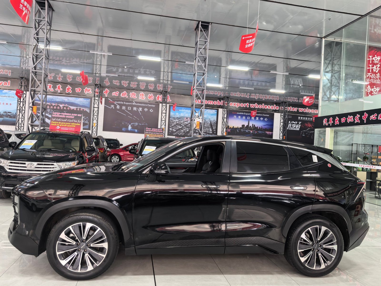 Jetour Dasheng 1.6T 2022 Used 5-Seater Compact SUV (Black) - Image 5