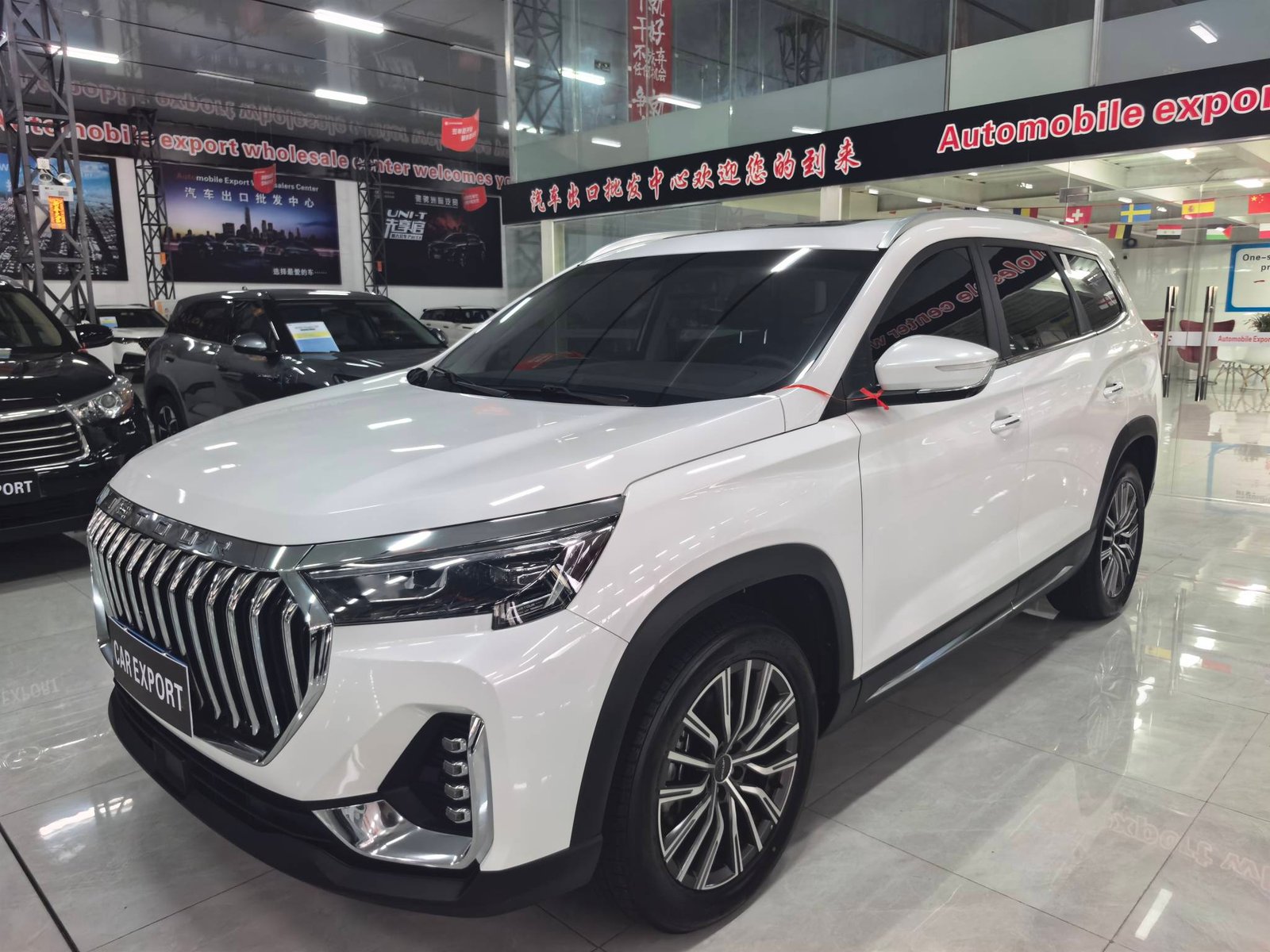 Jetour X90 PLUS 1.6T 2023 Used 5-Seater Mid-size SUV (White) - Image 3