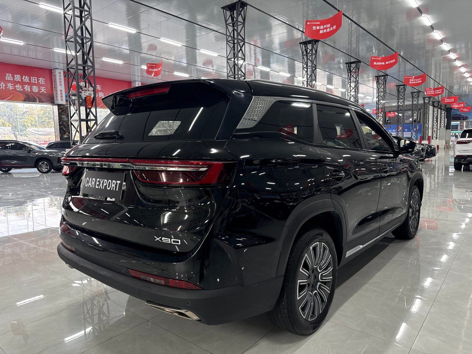 Jetour X90 PRO 1.6T 2024 Used 7-Seater Mid-size SUV (Black) - Image 5