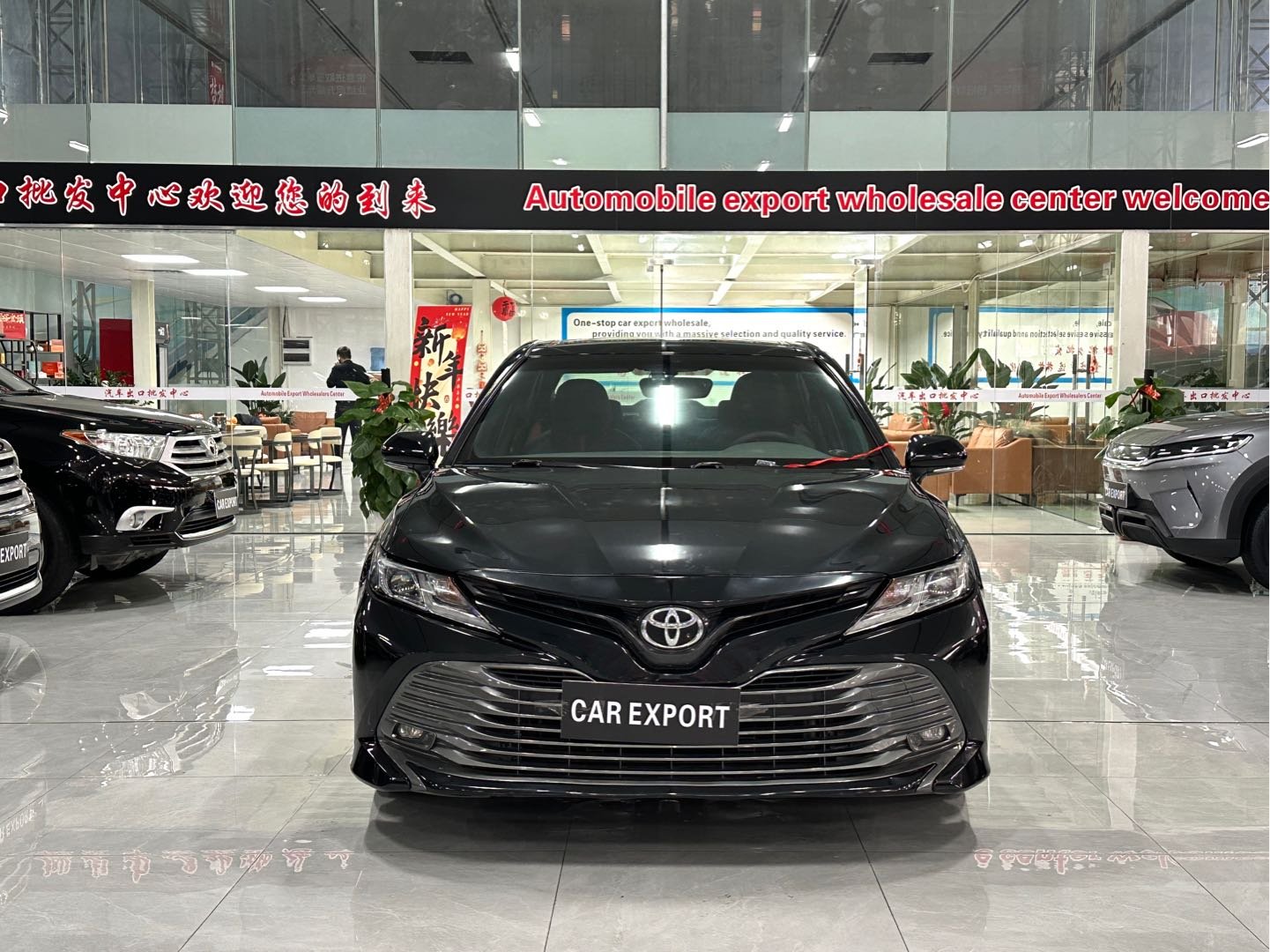 Toyota Camry 2.0L 2018 Used 5-Seater Mid-size Sedan (Black)
