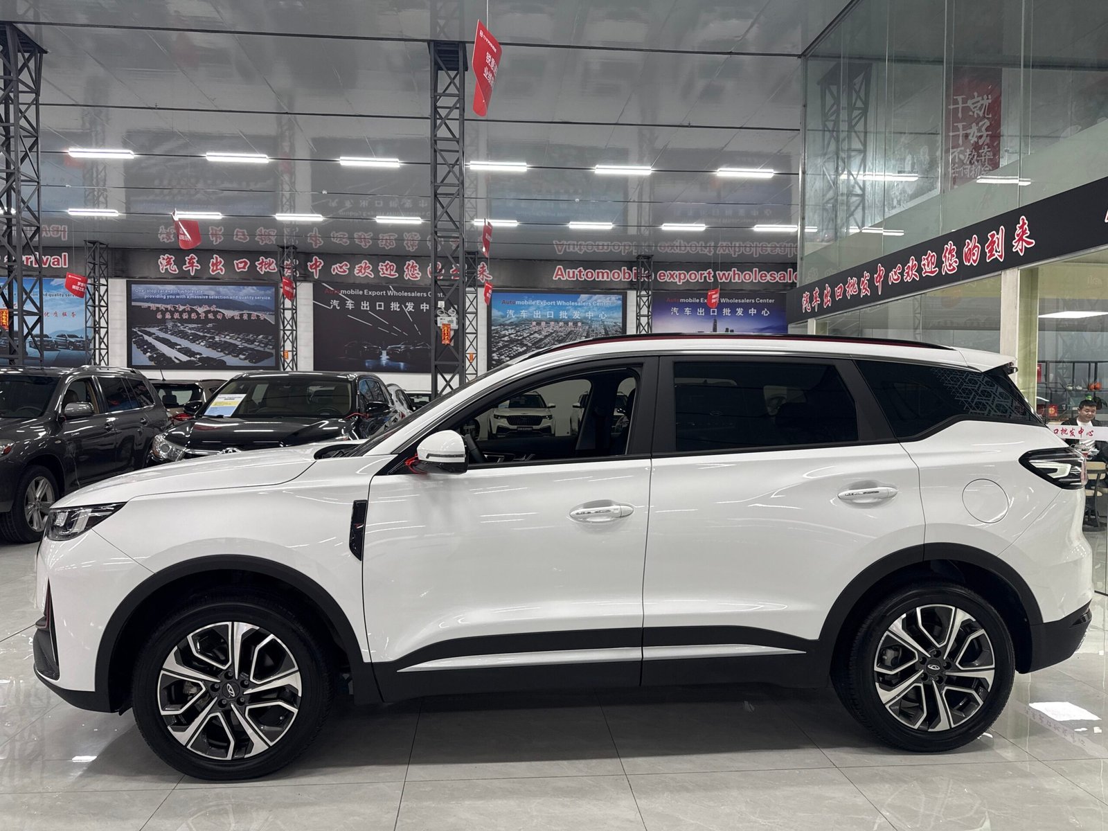 Chery Tiggo 7 PLUS 1.5T 2023 Used 5-Seater Compact SUV (White) - Image 4