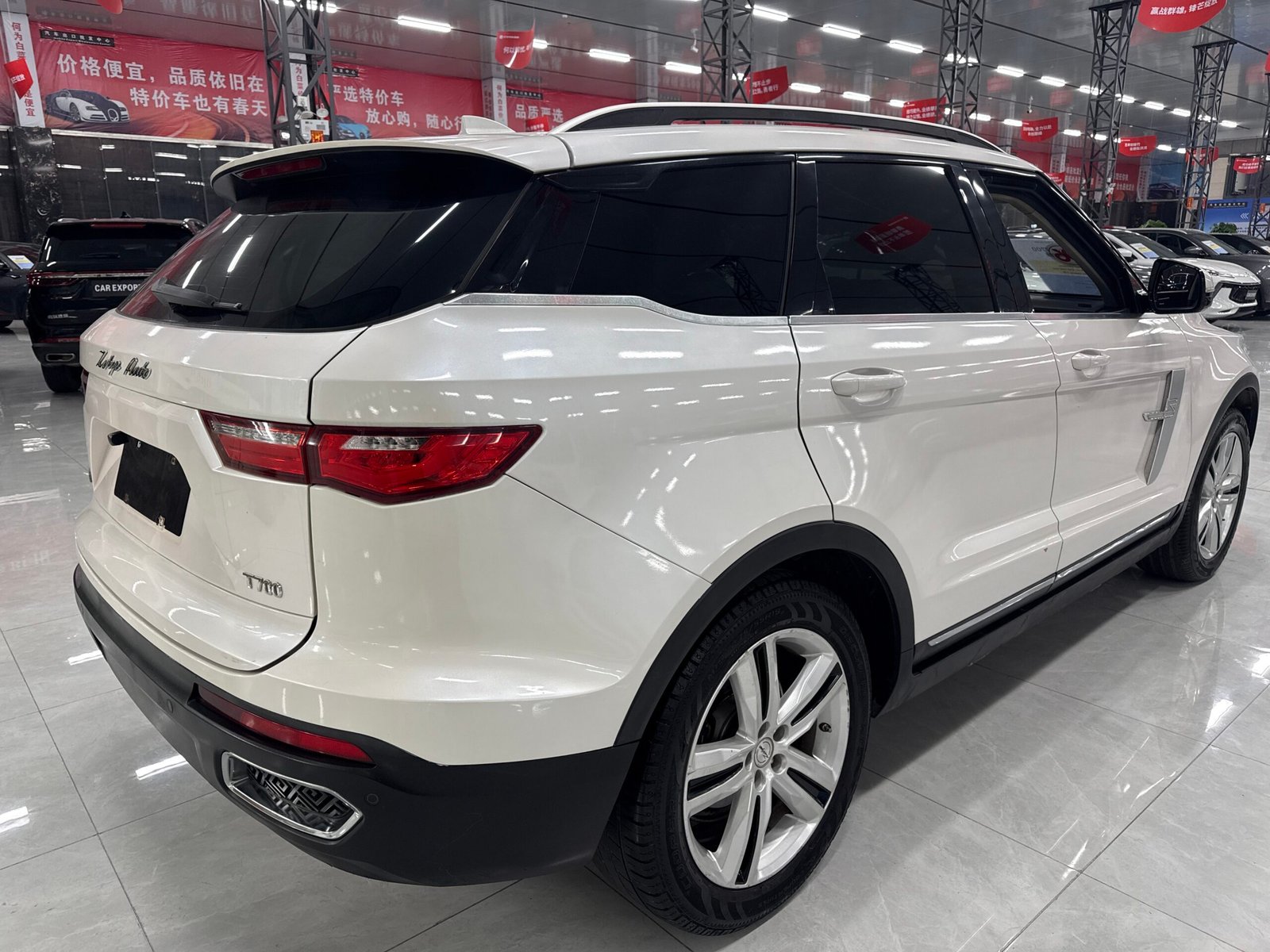 Zotye T700 1.8T 2018 Used 5-Seater Mid-size SUV (White) - Image 5